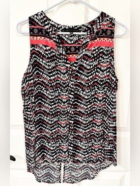 Women’s Sanctuary Top (size small)